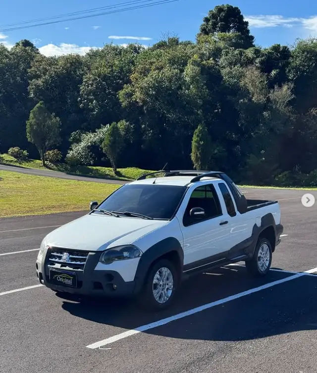 Carro Fiat Strada 2014 Adventure 1.8 16V (Flex) (Cabine Estendida)