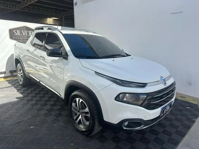 Carro Fiat Toro 2018 Volcano 2.0 diesel AT9 4x4