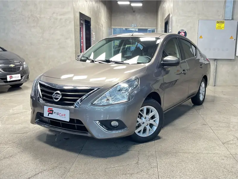 Nissan Versa 1.6 16V SV (Flex)