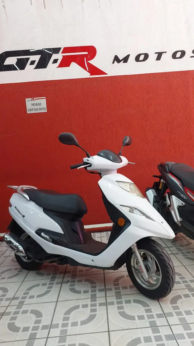 Moto Suzuki Burgman 2013 125i