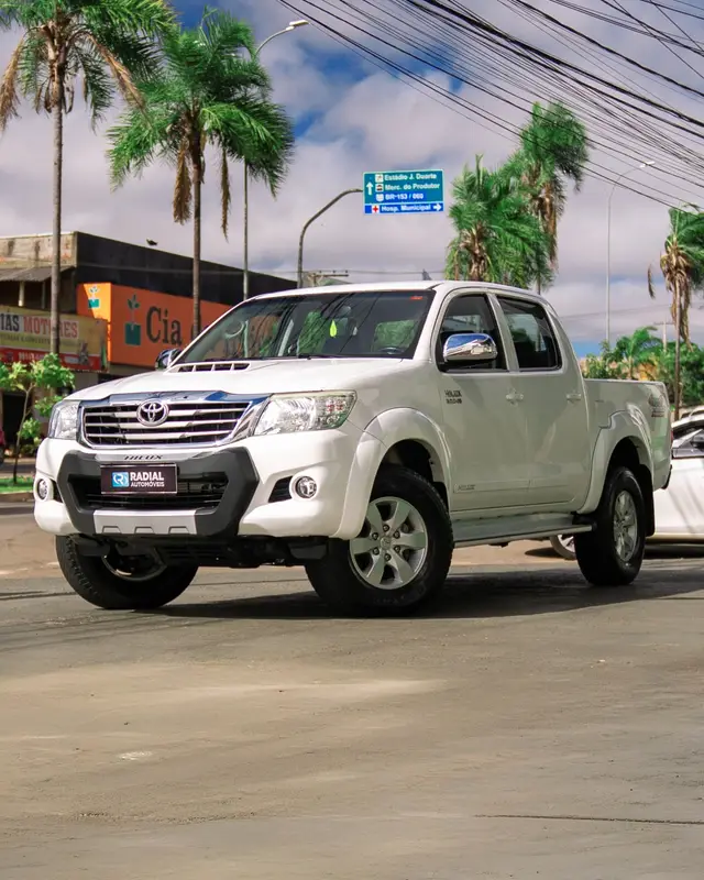 Carro Toyota Hilux Cabine Dupla 2014 Hilux 3.0 TDI 4x4 CD SRV (Aut)