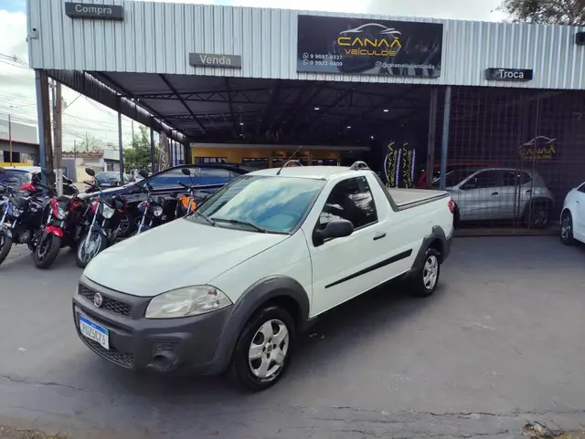Carro Fiat Strada 2015 Working 1.4 (Flex)
