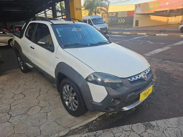 Carro Fiat Strada 2013 Adventure 1.8 16V Dualogic (Flex) (Cabine Dupla)