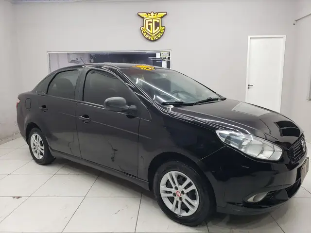 Carro Fiat Grand Siena 2018 Attractive 1.0 (Flex)