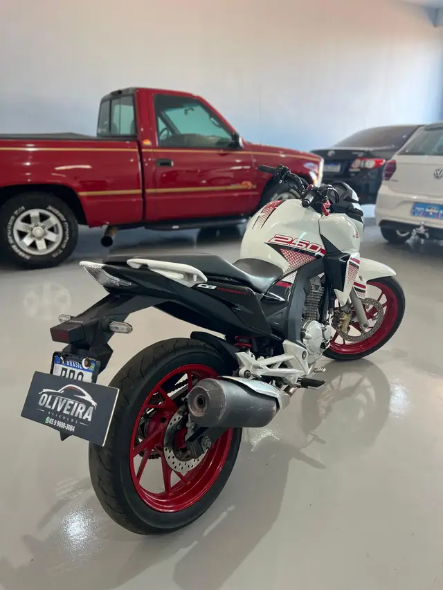 Carro Honda CB 250F Twister 2022 (CBS)