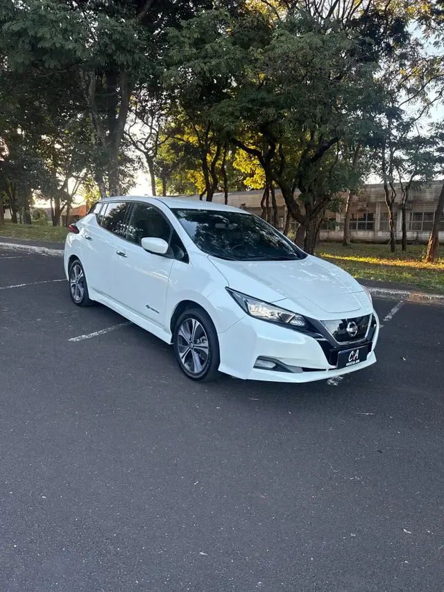 Carro Nissan Leaf 2022 40 kWh Tekna