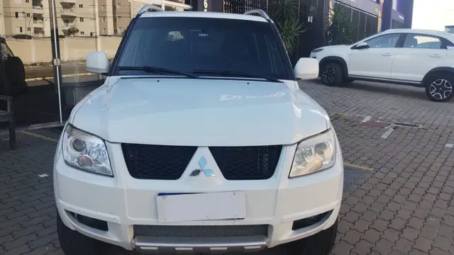 Carro Mitsubishi Pajero TR4 2013 2.0 16V 4X4 (Flex) (Aut)