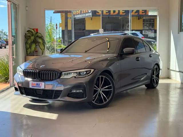 Carro BMW 320i 2022 M Sport 2.0 Turbo (Aut)