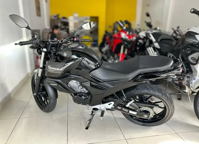 Moto Yamaha Fazer FZ15 2023 ABS