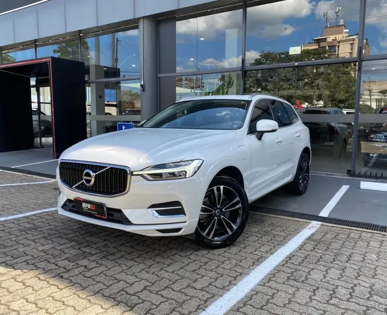 Volvo 2.0 T8 Hybrid Momentum AWD