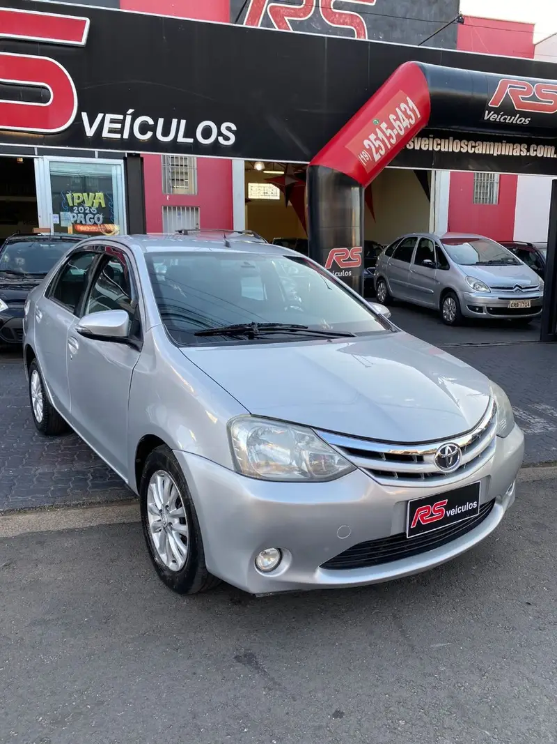 Toyota Etios Sedan XLS 1.5 (Flex)