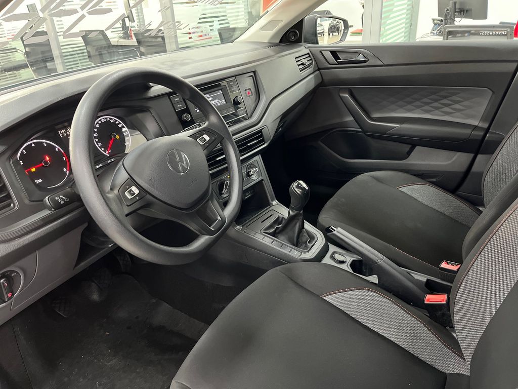 Polo Track 1.0 Flex 12V 5p