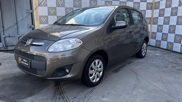 Carro Fiat Palio 2013 Attractive 1.0 8V (Flex)