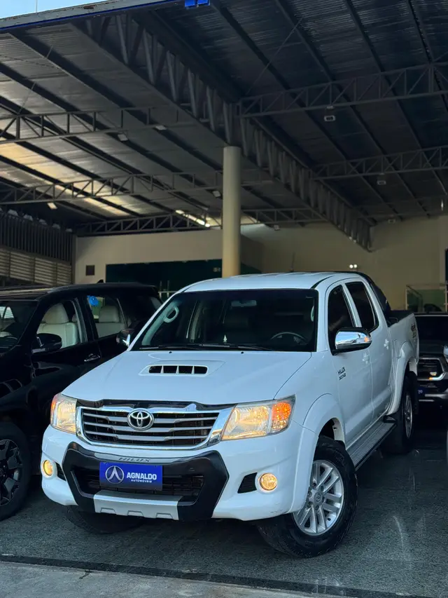 Carro Toyota Hilux Cabine Dupla 2015 Hilux 3.0 TDI 4x4 CD SRV Top (Aut)
