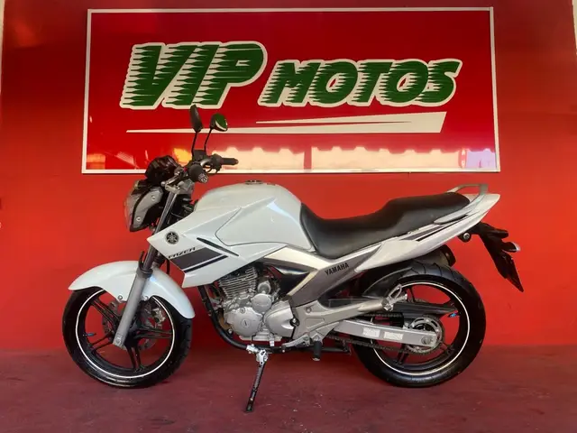 Carro Yamaha YS 250 Fazer 2014 Black Edition