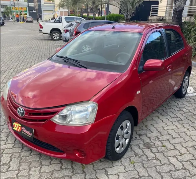 Carro Toyota Etios 2013 XS 1.3 (Flex)