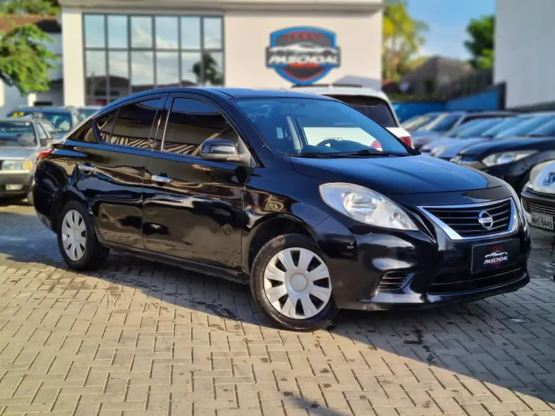 Nissan Versa 1.6 16V SV (Flex)