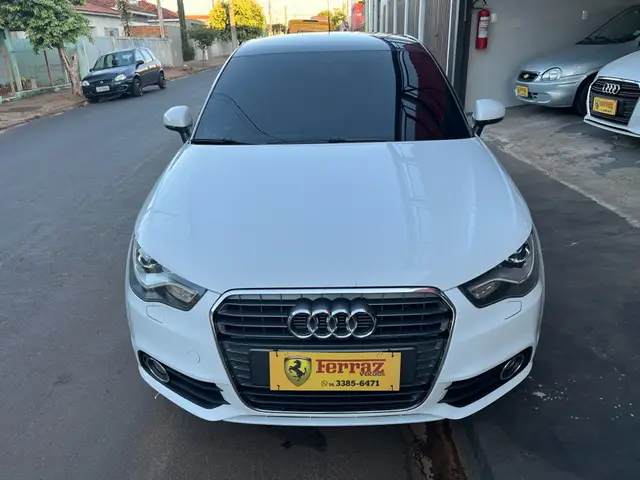 Carro Audi A1 2013 1.4 TFSI Sportback Attraction S Tronic