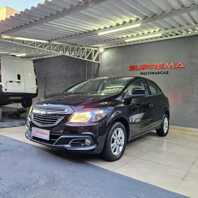 Carro Chevrolet Onix 2015 1.4 LTZ SPE/4 (Aut)