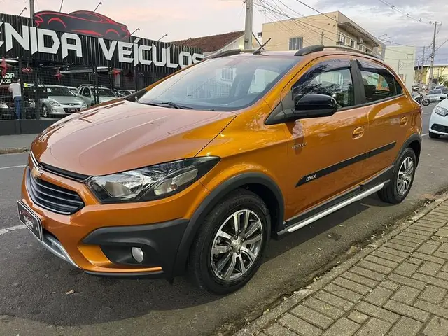 Carro Chevrolet Onix 2017 1.4 Activ SPE/4