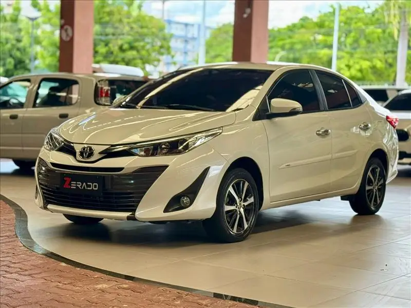 Toyota Yaris Sedan 1.5 XLS CVT (Flex)