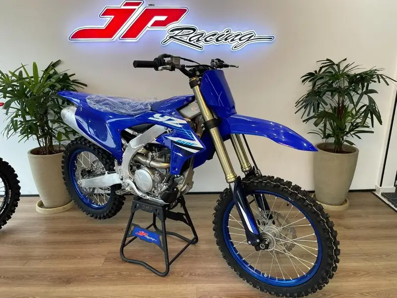 Yamaha 250 Connected