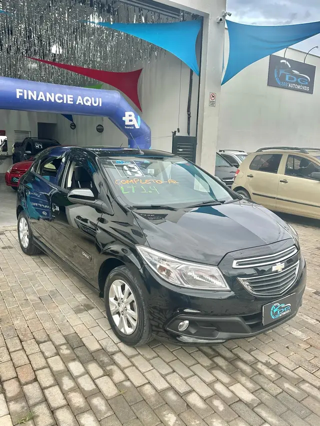 Carro Chevrolet Onix 2013 1.4 LT SPE/4