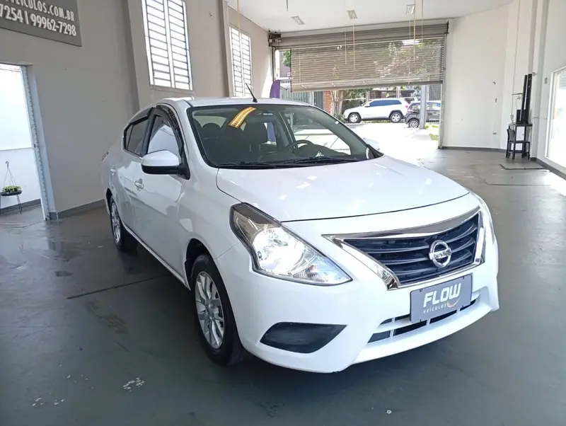 Nissan Versa 1.6 16V SV FlexStart CVT (Flex)