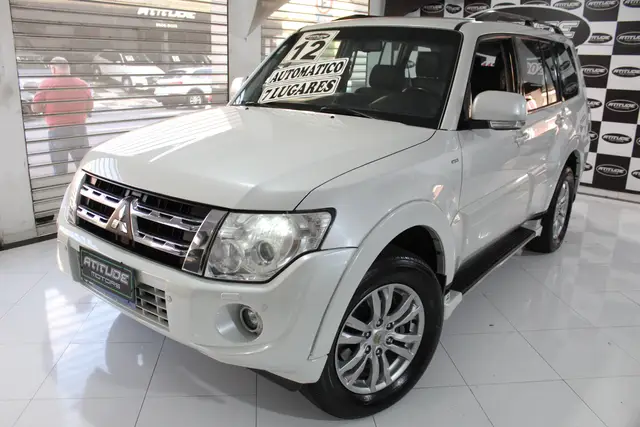 Carro Mitsubishi Pajero Full 2012 HPE 3.8 3p
