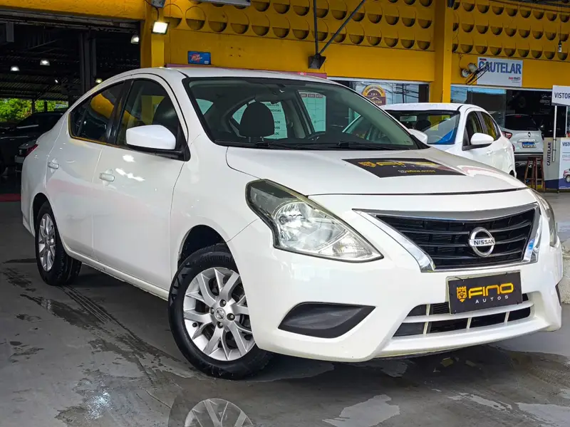 Nissan Versa 1.6 16V SL (Flex)