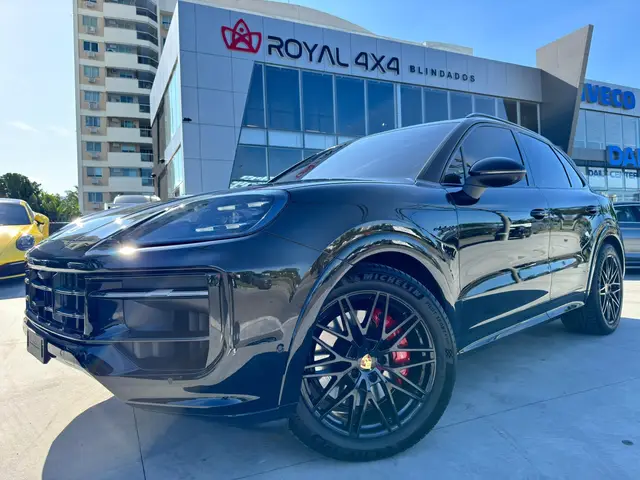 Carro Porsche Cayenne 2024 E-Hybrid 3.0