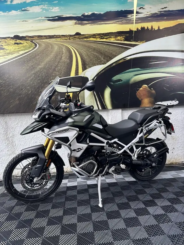 Carro Triumph Tiger 1200 2023 Rally Pro