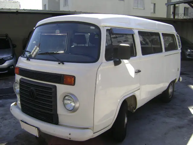 Carro Volkswagen Kombi 2011 Standard 1.4 (Flex)