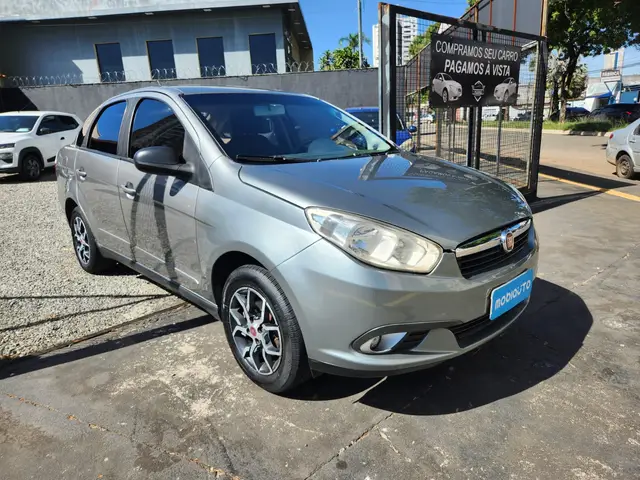 Carro Fiat Grand Siena 2013 Evo Attractive 1.4 8V (Flex)