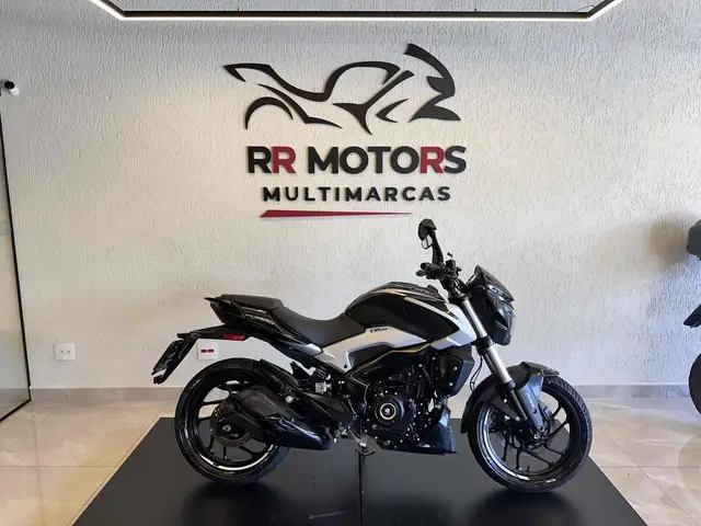 Carro Bajaj Dominar 250 2025 250