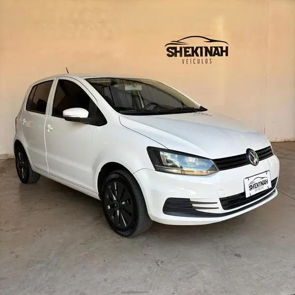 Carro Volkswagen Fox 2016 1.0 MPI BlueMotion (Flex)