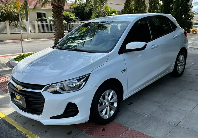 Carro Chevrolet Onix 2023 LT 1.0