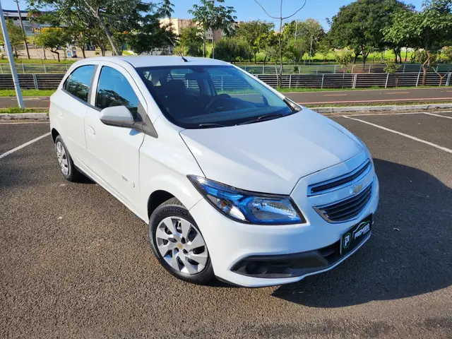 Carro Chevrolet Onix 2015 1.4 LT SPE/4