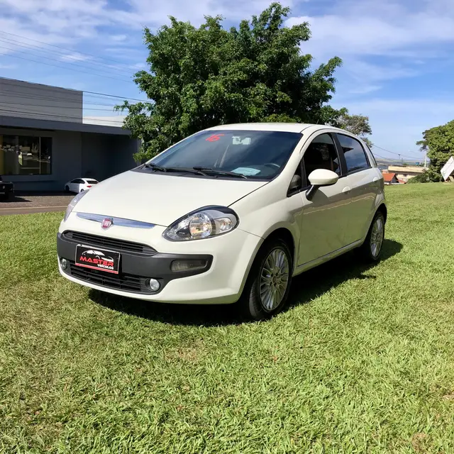 Carro Fiat Punto 2016 ESSENCE SP 1.6 Flex 16V 5p