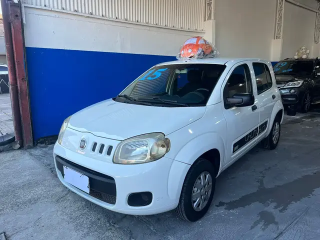 Carro Fiat Uno 2015 Vivace Italia 1.0 8V (Flex) 4p