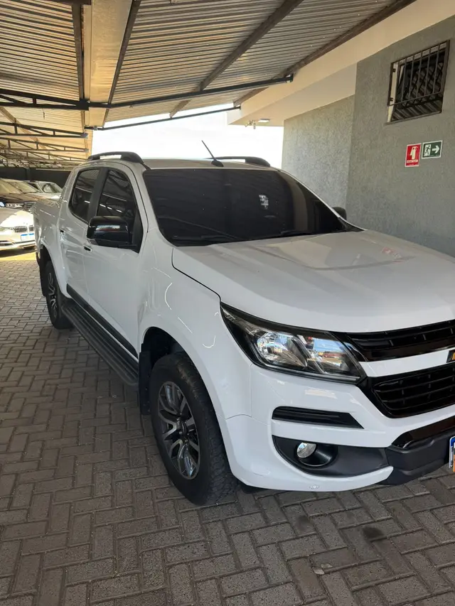 Carro Chevrolet S10 Cabine Dupla 2017 S10 2.8 CTDI High Country 4WD (Cabine Dupla) (Aut)