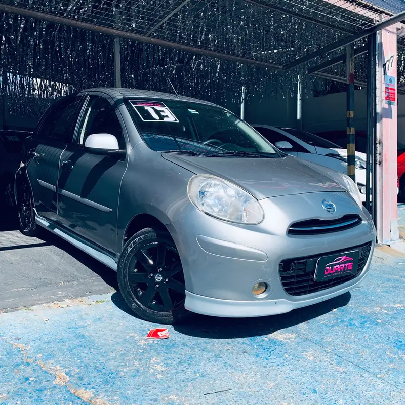 Nissan March 1.6 16V SR (Flex)
