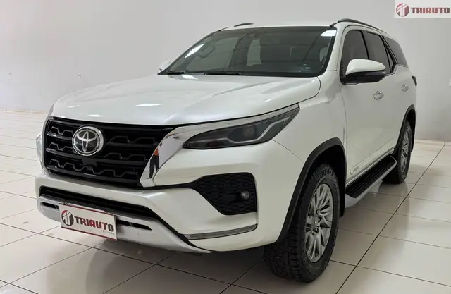 Carro Toyota SW4 2021 SRX 2.8 turbodiesel 7L 4x4 (Aut)