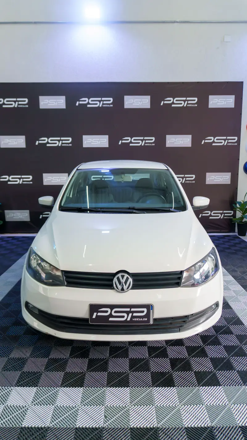Volkswagen Voyage 1.6 VHT (Flex)