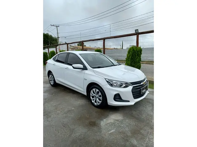 Carro Chevrolet Onix Plus 2023 LT 1.0