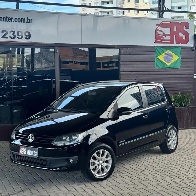 Carro Volkswagen Fox 2014 1.6 VHT Highline (Flex)
