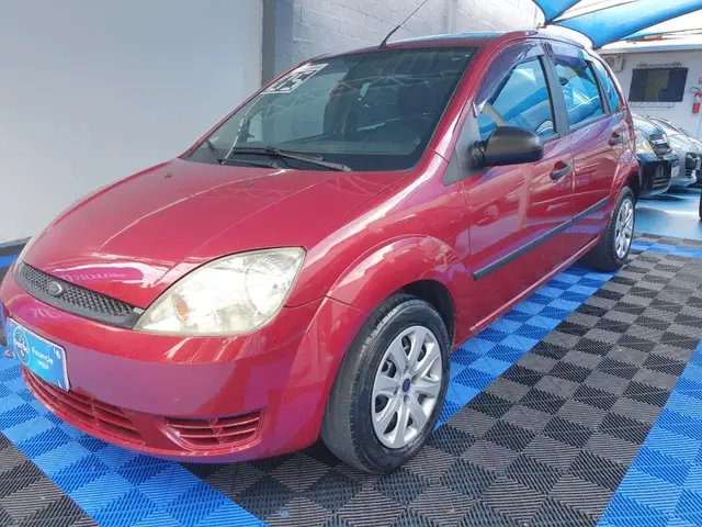 Carro Ford Fiesta Hatch 2005 Personnalité 1.0 8V