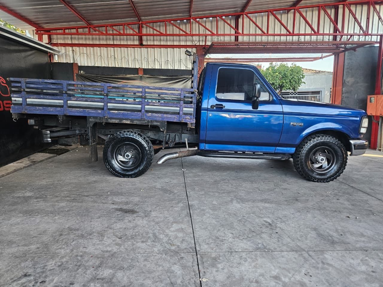 Ford F-1000