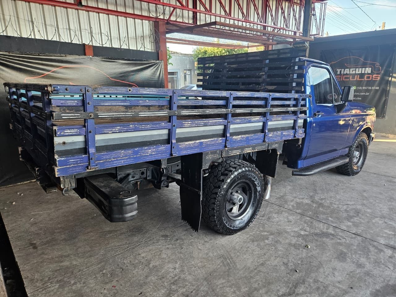 Ford F-1000