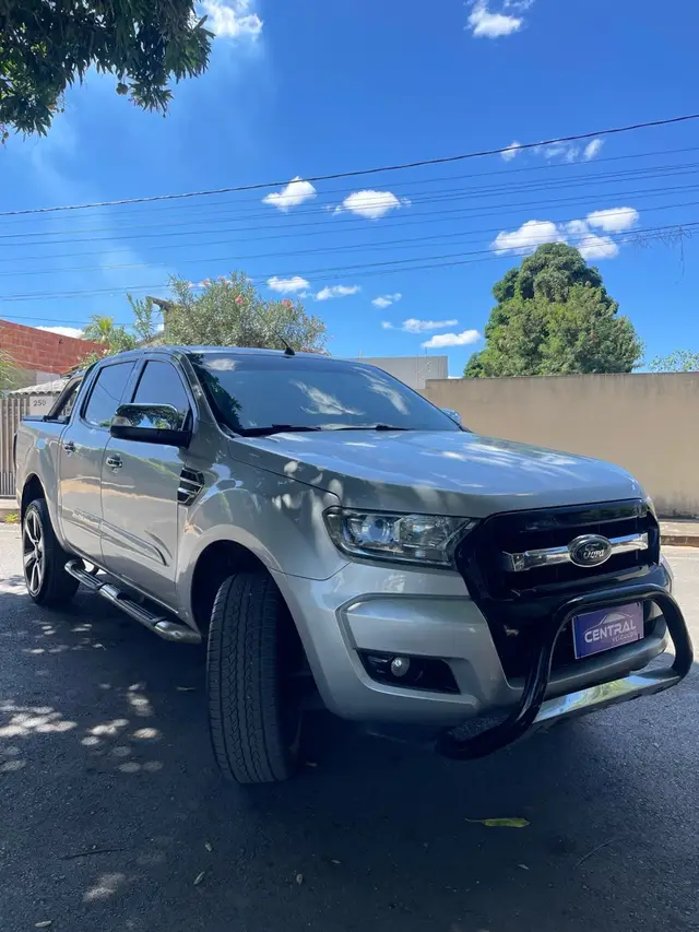 Carro Ford Ranger Cabine Dupla 2017 Ranger 2.5 XLT CD (Flex)